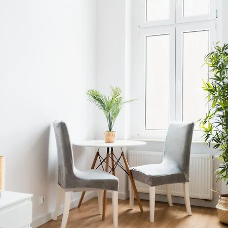 Big Old Town - 3 - 10 People - Swidnicka Street *