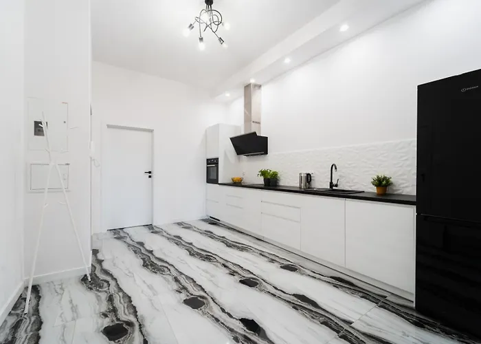 Big Old Town - 3 - 10 People - Swidnicka Street Wroclaw