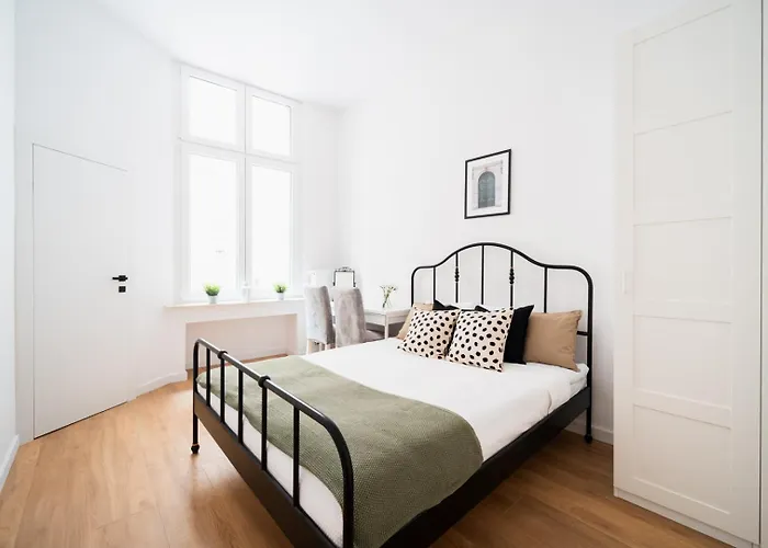 Big Old Town - 3 - 10 People - Swidnicka Street * Wroclaw